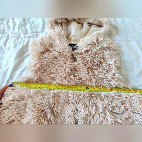 Angie sleeveless and hooded light Pink fuzzy vest with front zipper (Small) π©· - Picture 12 of 16